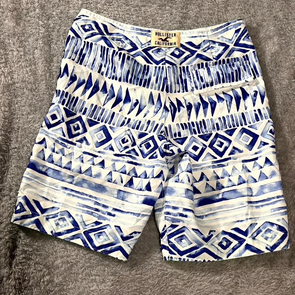 Hollister California Board Shorts Mens Small Blue White Geometric Print Swimwear